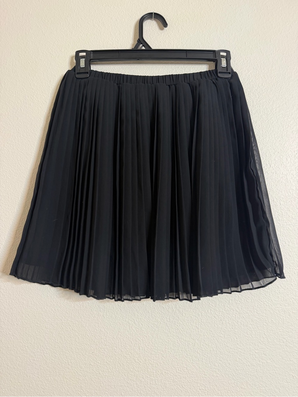 Lily White Black Pleated Lined Skirt Size M